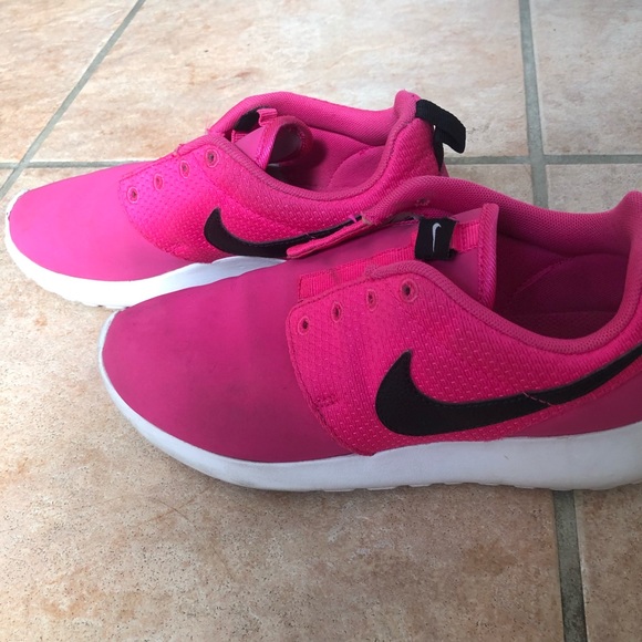 Nike Roshe Run in “pink foil” - Picture 5 of 5